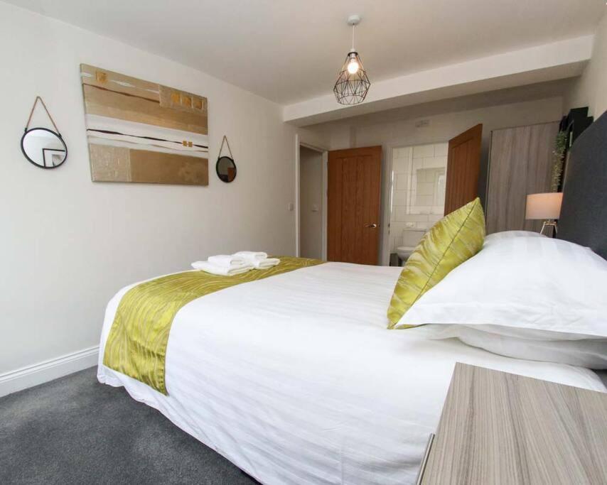 No12-Luxe Living Guest Apartment- 1 Bed-Garden-Private Parking-Wifi-Beach-City Swansea Zewnętrze zdjęcie