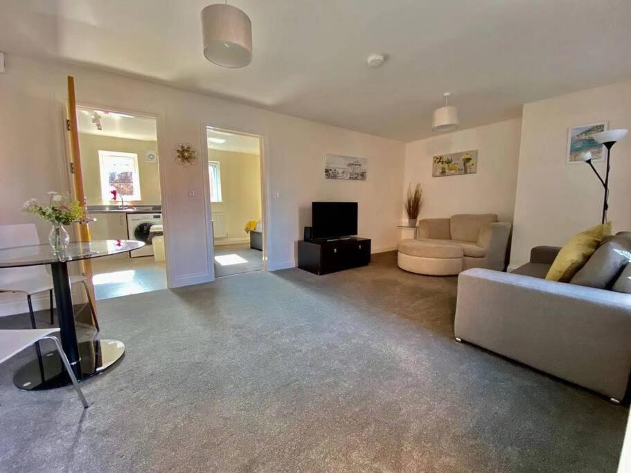 No12-Luxe Living Guest Apartment- 1 Bed-Garden-Private Parking-Wifi-Beach-City Swansea Zewnętrze zdjęcie
